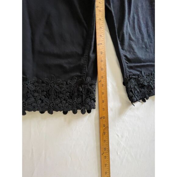 Women's Earl Jeans Black Capri Pants Embroidered Trim Cotton Denim SIZE 12 - Picture 7 of 7